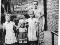 Catherine, Margaret, Beate & Anke  about 1946